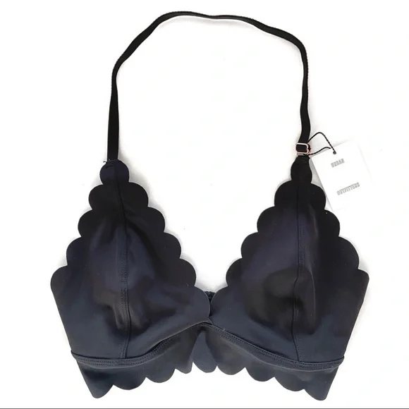 OUT FROM UNDER x URBAN OUTFITTERS Ayden Scallop Triangle Bra - Picture 2 of 6